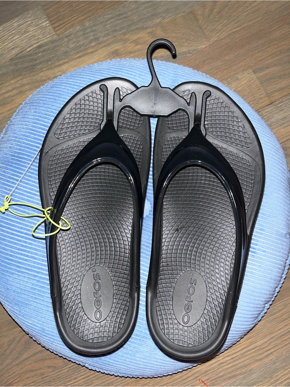 NWT OOFOS OOmega OOlala Women Black Sandals Flip Flops Size 8 Style 1410